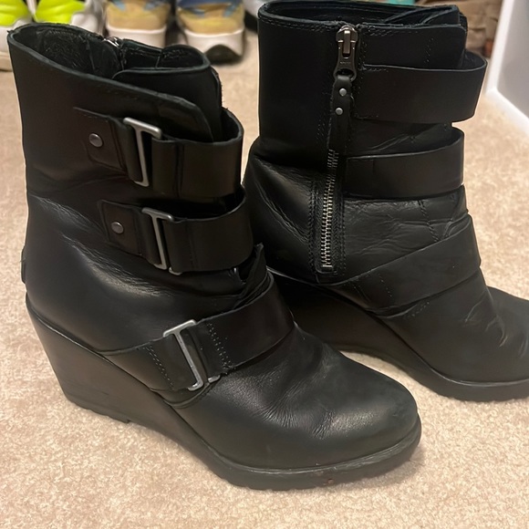 Sorel Shoes - Black Sorel Wedges - 7.5
